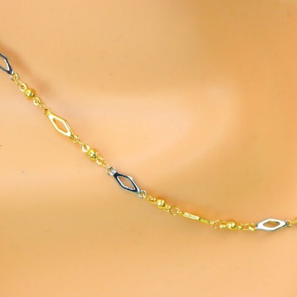 Minimalist Necklace, Sleek & Modern Design, Women’s Fashion, YC110387-N - Picture 9 of 10